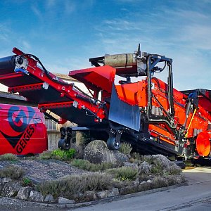 Steinbrecher | Marke: Gipo | Modell: Giprorec R100 FDR GIGA DA | Maschinengewicht: 64 Tonnen | Länge: 21,8 m